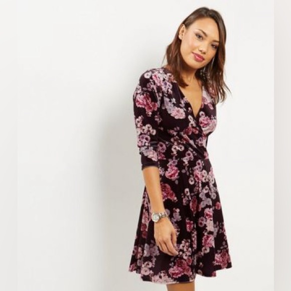 Floral Wrap Dress in Black and Pink size Large - Picture 1 of 6